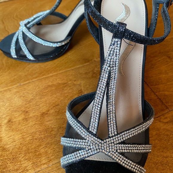 Nina Black/silver Dress Heels, size 7M - Picture 4 of 7